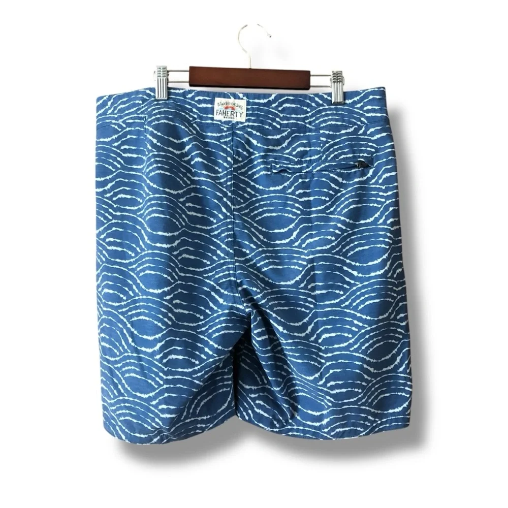 Faherty Classic Boardshorts in Wave Dye Navy NWOT Size 32